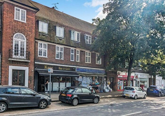 4 Bedroom Flat For Sale In B The Market Place, Falloden Way, Hampstead Garden Suburb, London, NW11