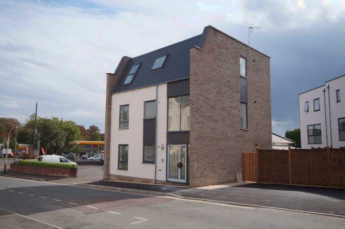 2 Bedroom Flat To Rent In Off Lansdown Road, GL51