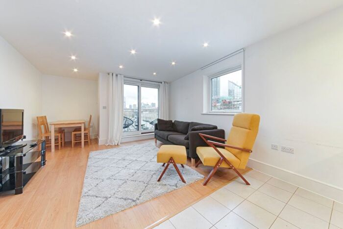 2 Bedroom Flat To Rent In Angel Wharf, Shepherdess Walk, N1