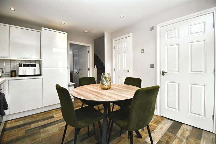 3 Bedroom Terraced House For Sale In Rivelin Park, Kingswood, Hull, HU7