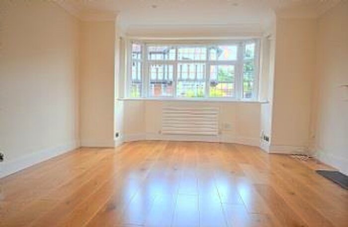 4 Bedroom Semi-Detached House To Rent In Shakespeare Gardens, East Finchley, London, N2