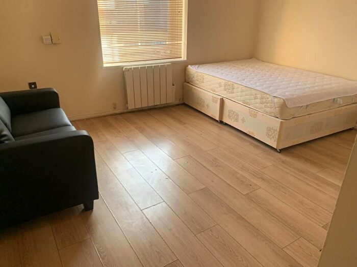 Studio To Rent In Flat, Park Street, Luton, LU1