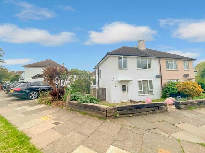 3 Bedroom House To Rent In Bridgewater Drive, Westcliff On Sea, SS0