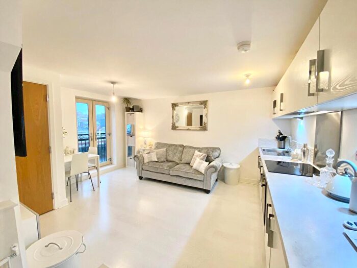 2 Bedroom House To Rent In Holts Crest Way, Leeds, LS12