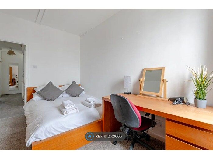 1 Bedroom Flat To Rent In Barnes House, London, NW1