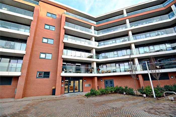 1 Bedroom Apartment For Sale In Racecourse Road, Newbury, Berkshire, RG14