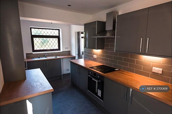 2 Bedroom Semi-Detached House To Rent In Rydal Drive, Leeds, LS27