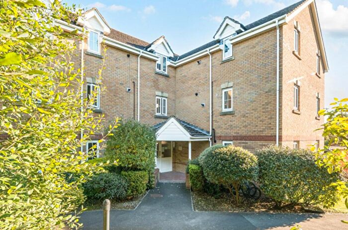 2 Bedroom Flat For Sale In Hursley Road, Chandler's Ford, SO53