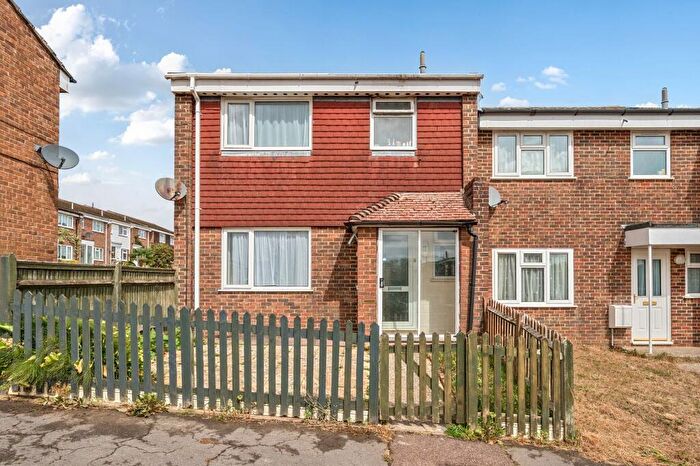 3 Bedroom End Of Terrace House For Sale In Willow Walk, Petworth, GU28