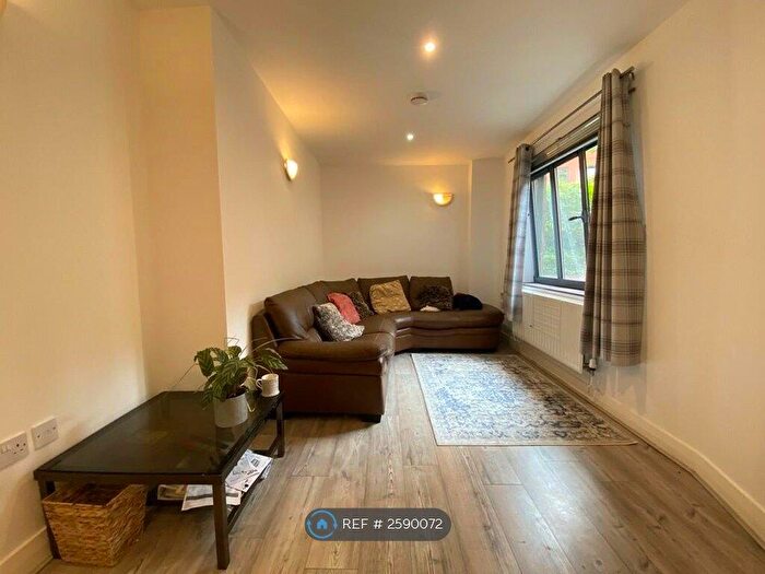 2 Bedroom Flat To Rent In Tarn House, Manchester, M15