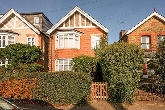 4 Bedroom Detached House For Sale In Broomfield Road, Surbiton, KT5