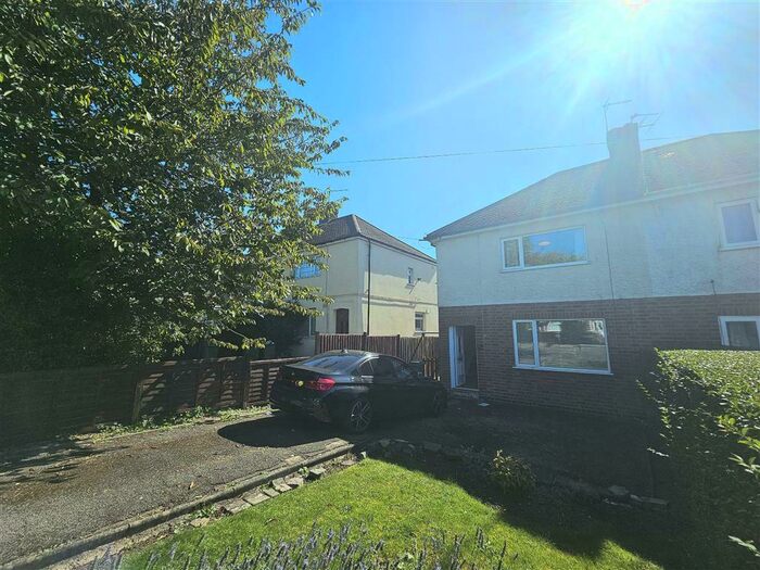 3 Bedroom Semi-Detached House To Rent In Dominion Road, Glenfield, Leicester, LE3