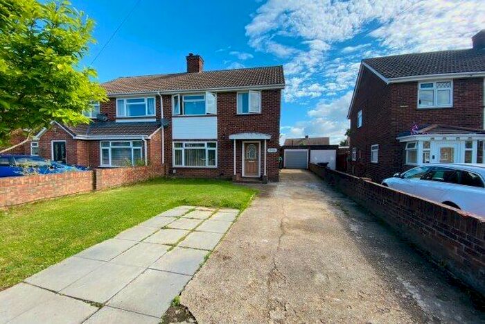 3 Bedroom Property To Rent In The Ridgeway, Bedford, MK41