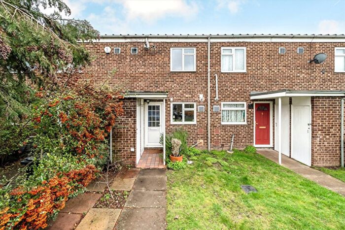 2 Bedroom Terraced House For Sale In Deepwell Close, Isleworth, TW7