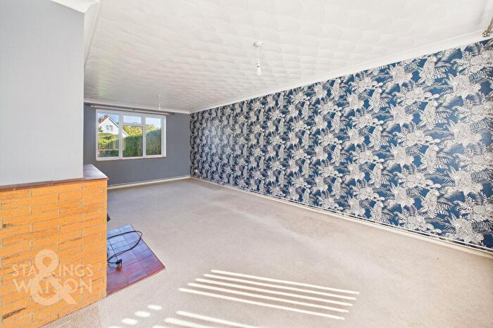 3 Bedroom Bungalow For Sale In Springdale Crescent, Brundall, Norwich, NR13