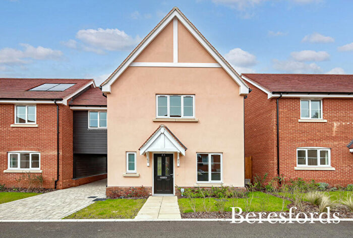 3 Bedroom Link Detached House For Sale In Scholars Close, Felsted, CM6