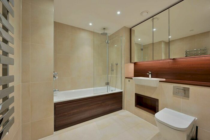 2 Bedroom Flat To Rent In Brent House, Vauxhall, London, SW8
