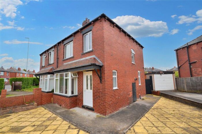 3 Bedroom Semi-Detached House To Rent In Waincliffe Drive, Leeds, West Yorkshire, LS11