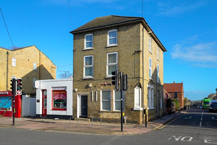 2 Bedroom Apartment For Sale In Kneesworth Street, Royston, Hertfordshire, SG8