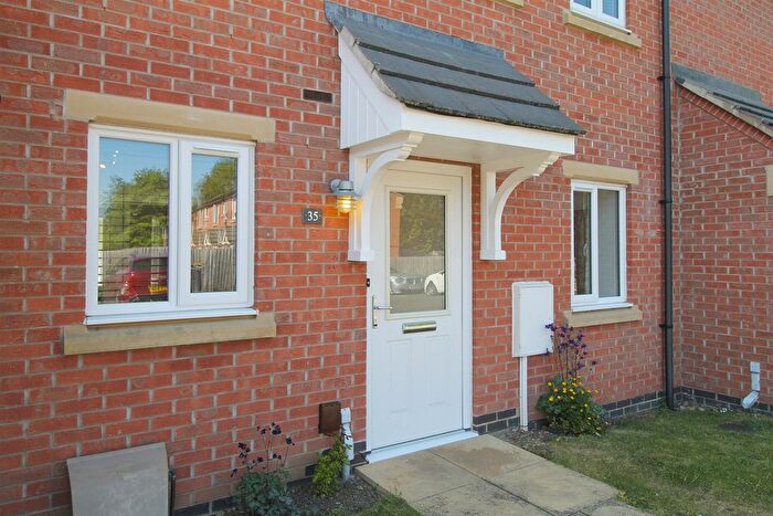 2 Bedroom Flat To Rent In Wicket Close, Loughborough, LE11