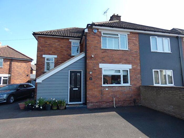 3 Bedroom Semi-Detached House For Sale In The Oval, Linden, Gloucester, GL1