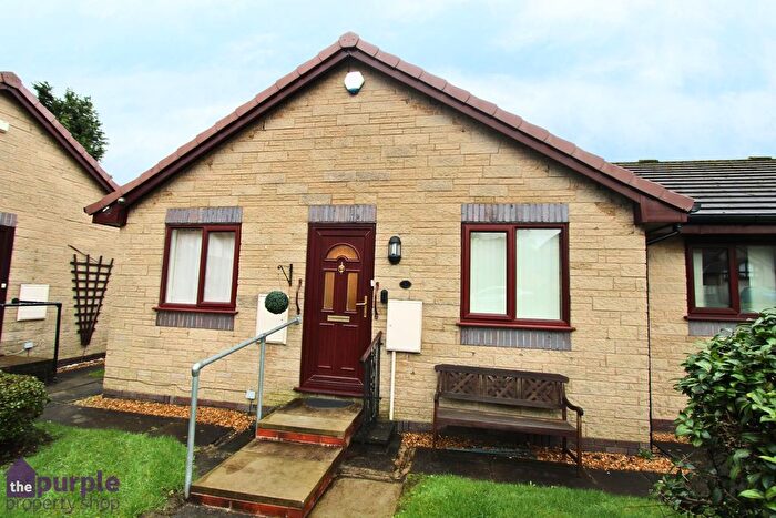 2 Bedroom Semi-detached Bungalow For Sale In Sharples Hall Fold, Bolton, BL1