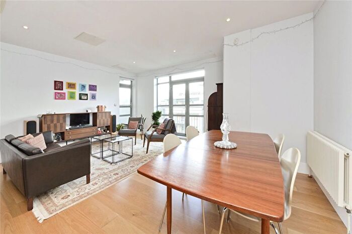 2 Bedroom Flat To Rent In Pimlico Place, London, SW1V