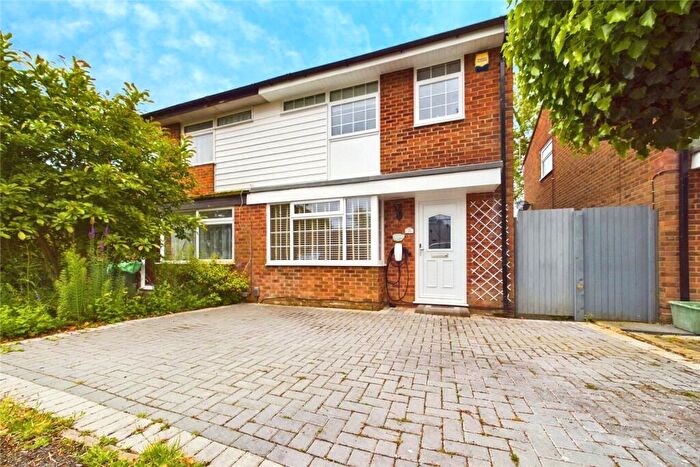 4 Bedroom Semi-Detached House For Sale In Albury Gardens, Calcot, Reading, Berkshire, RG31