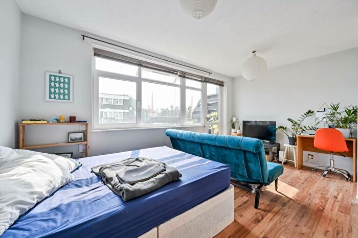 4 Bedroom Maisonette To Rent In Chart Street, Hoxton, London, N1