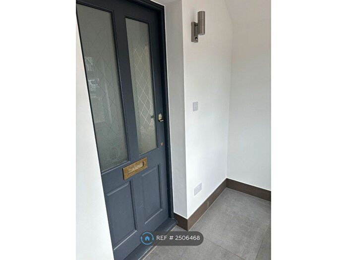 3 Bedroom Terraced House To Rent In Purley Way, Croydon, CR0