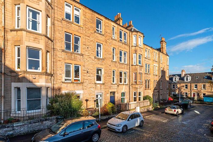 2 Bedroom Flat For Sale In / Merchiston Grove, Edinburgh, EH11