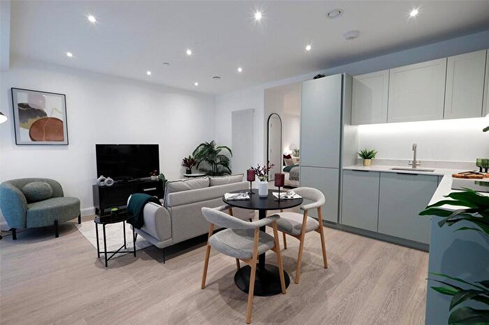 Flat For Sale In The Ellipse - Royal Eden Docks, Western Gateway, E16