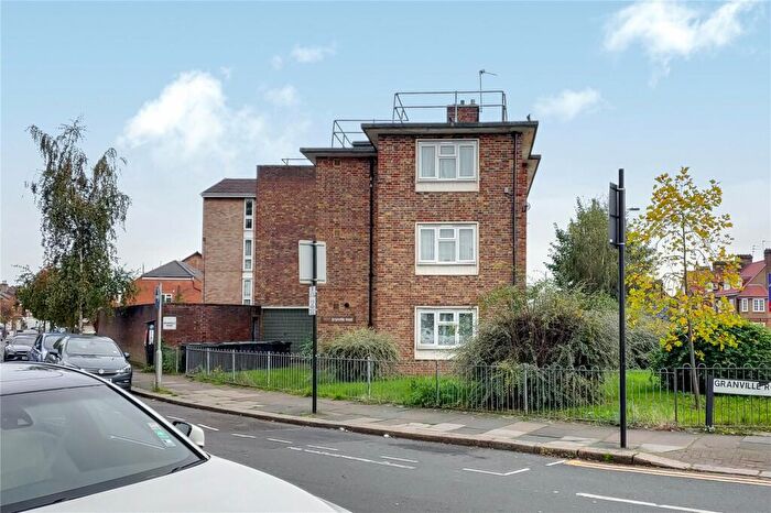 2 Bedroom Apartment To Rent In Granville Road, London, N22