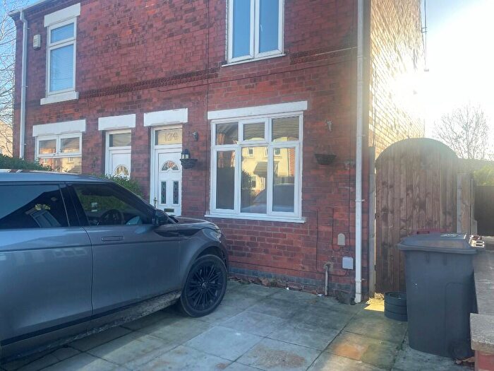 3 Bedroom Semi-Detached House To Rent In Carter Lane East, DE55