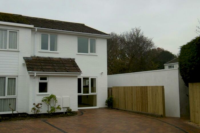 3 Bedroom End Of Terrace House To Rent In Burton, BH23