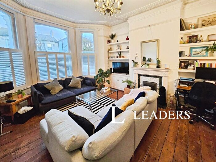 1 Bedroom Flat To Rent In Westbourne Villas, Hove, East Sussex, BN3