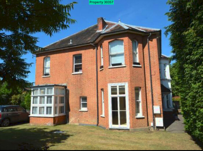 1 Bedroom Flat To Rent In Pyrcroft House, Pyrcroft Lane, Weybridge, KT13