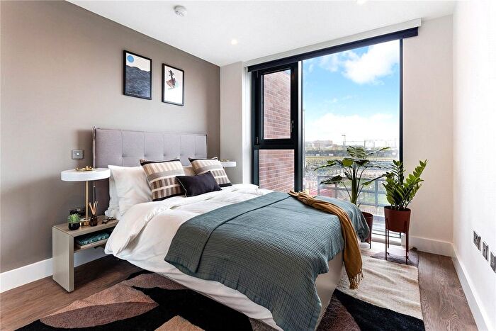 1 Bedroom Flat To Rent In Uncle Leeds, Whitehall, LS12