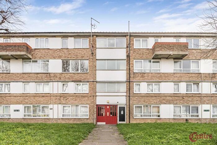 4 Bedroom Flat To Rent In Hertford Road, Edmonton, N9