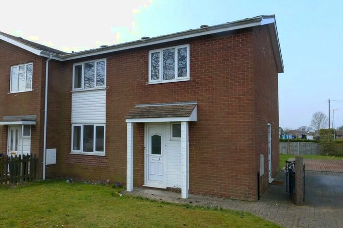 3 Bedroom Semi-Detached House To Rent In Kelsway, Caistor, LN7