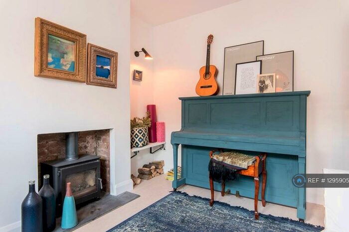 1 Bedroom Flat To Rent In Totland Road, Brighton, BN2