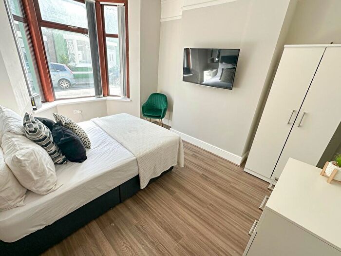 1 Bedroom House To Rent In Clapham Road (Room ), L4