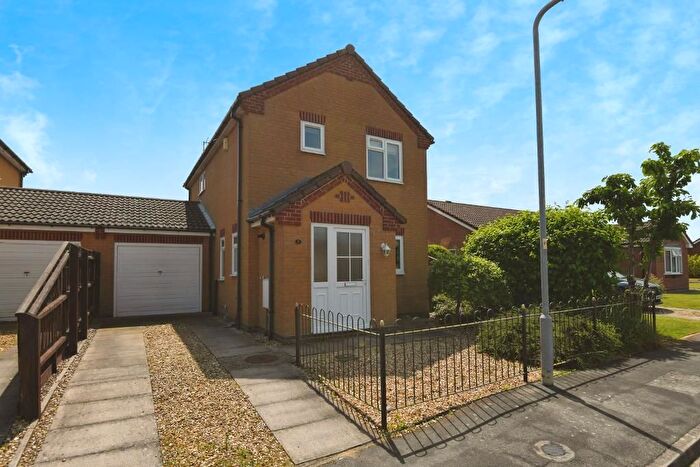 3 Bedroom Link Detached House For Sale In Platform Drive, Long Sutton, Lincolnshire, PE12