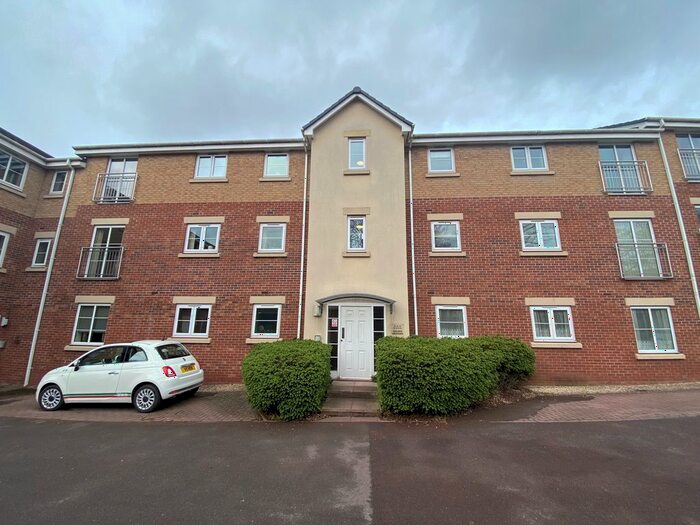 2 Bedroom Flat To Rent In Golden Orchard, Halesowen, B62