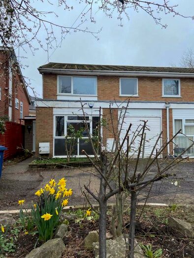 4 Bedroom Property To Rent In Oakleigh Road North, Whetstone, N20