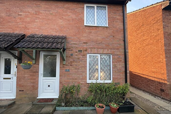 3 Bedroom End Of Terrace House For Sale In Chalgrove Field, Freshbrook, Swindon, SN5