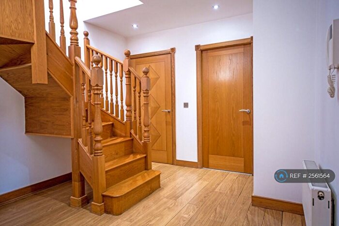 3 Bedroom Penthouse To Rent In Allerton Road, Mossley Hill, Liverpool, L18