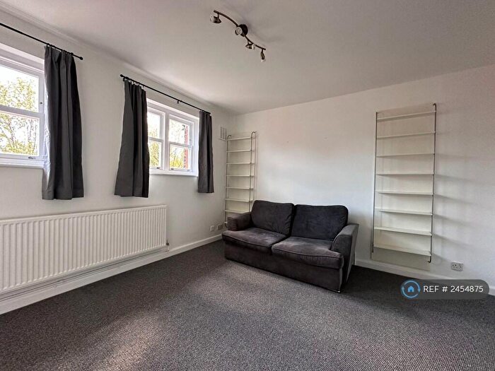 1 Bedroom Flat To Rent In Henson Court, London, N5