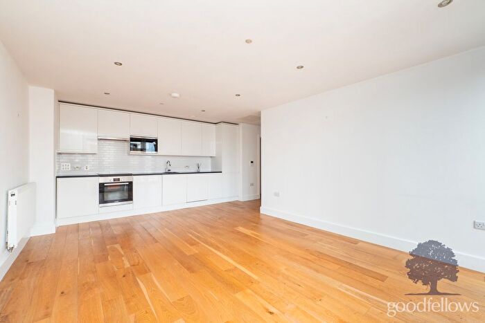 2 Bedroom Flat To Rent In Sutton Court Road, Sutton, SM1