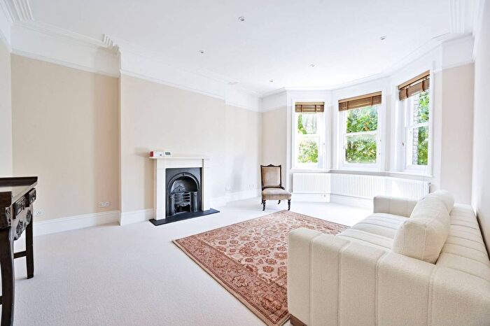 3 Bedroom Flat To Rent In Castellain Road, Maida Vale, London, W9